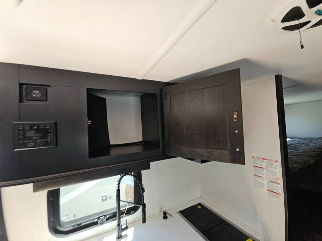 2023 Forest River 2023 Forest River Cherokee Wolf Pup Black Label - thumbnail 11