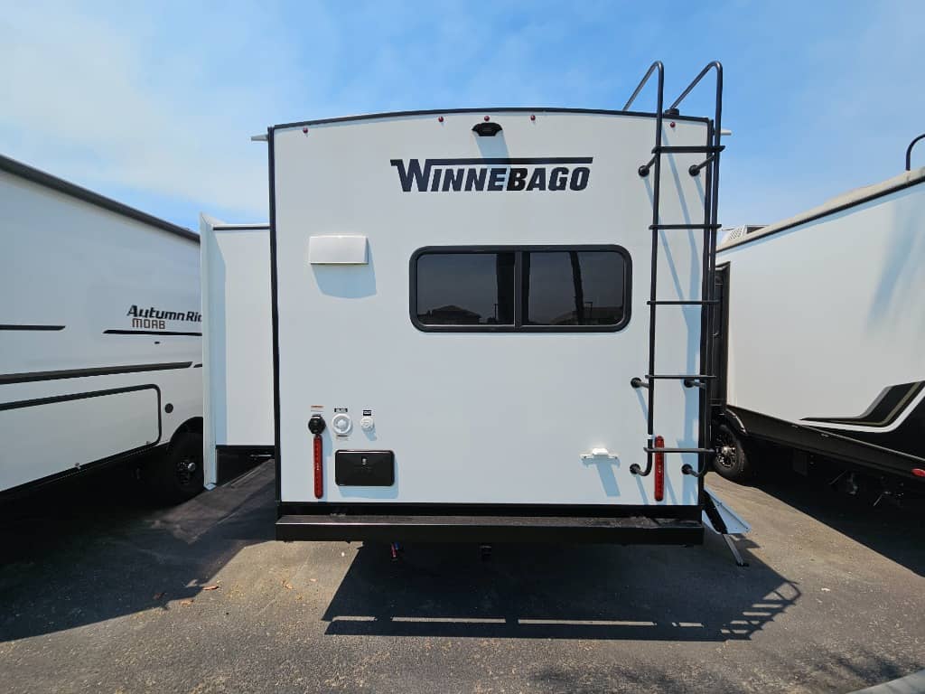 2026 Winnebago 2026 Winnebago Thrive - thumbnail 4