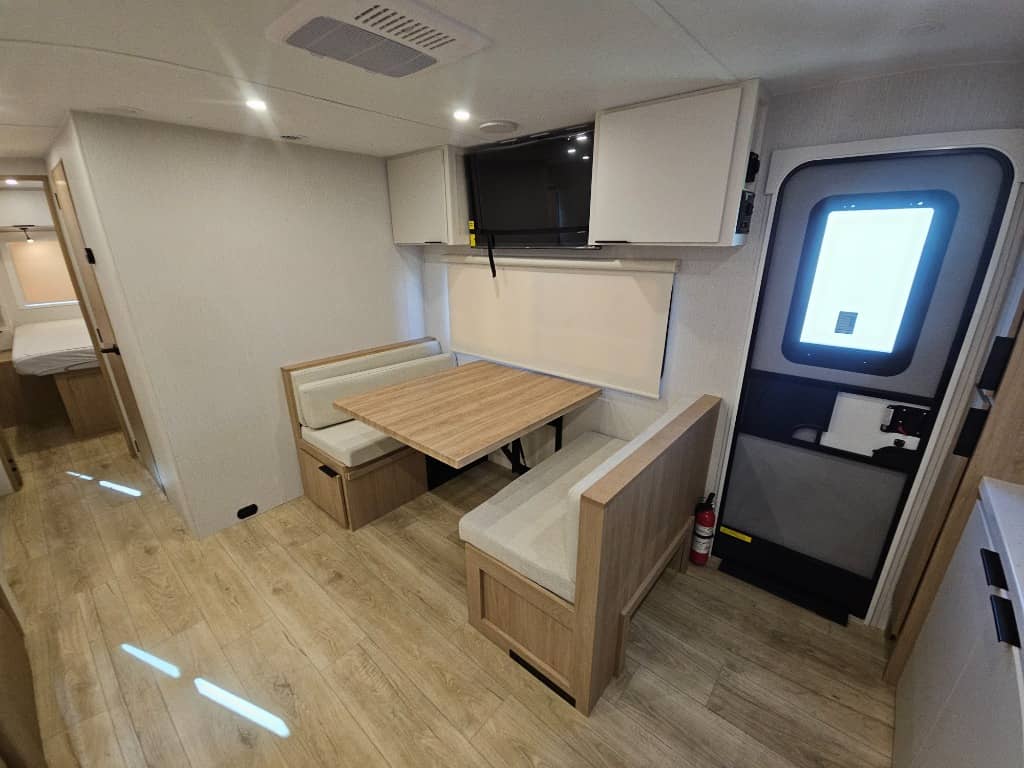 2026 Winnebago 2026 Winnebago Thrive - thumbnail 9