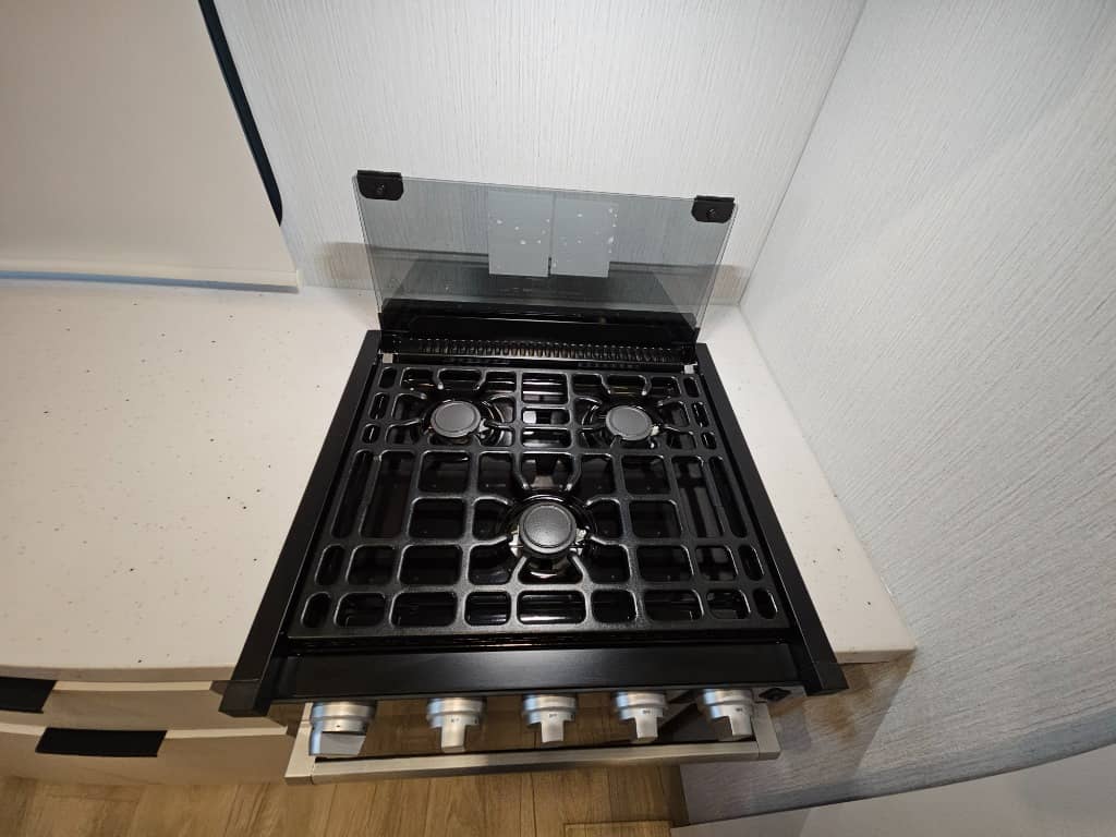 2026 Winnebago 2026 Winnebago Thrive - thumbnail 19