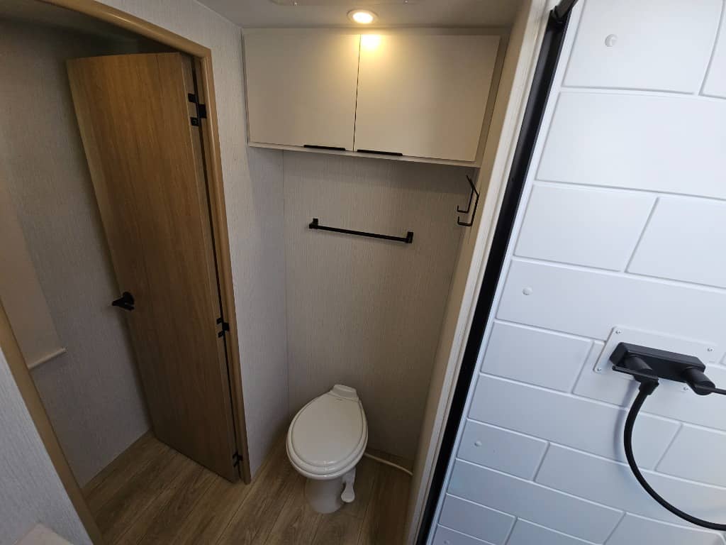 2026 Winnebago 2026 Winnebago Thrive - thumbnail 29