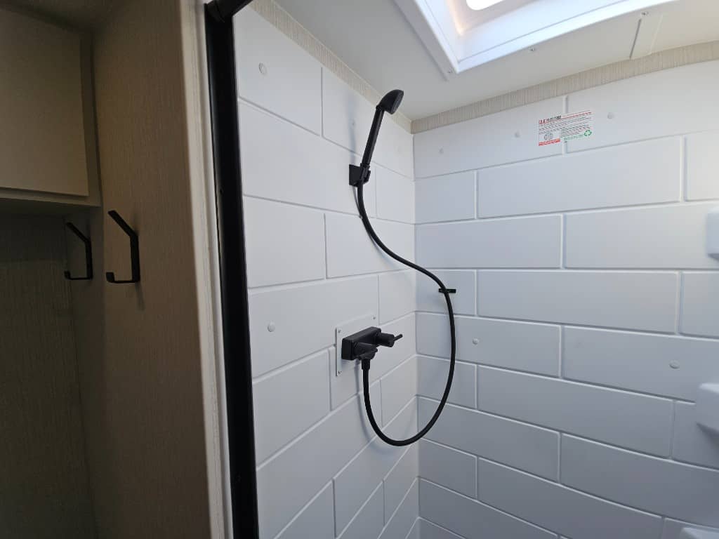 2026 Winnebago 2026 Winnebago Thrive - thumbnail 32