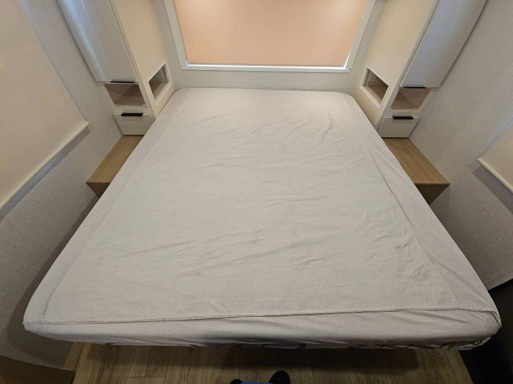 2026 Winnebago 2026 Winnebago Thrive - thumbnail 38