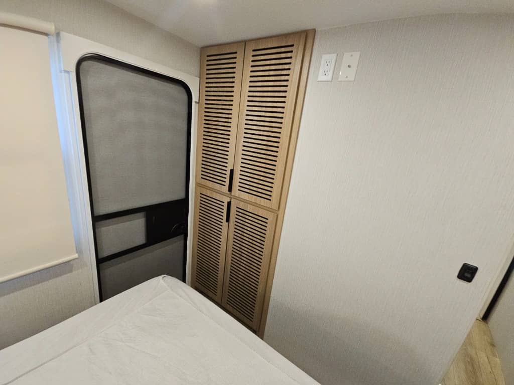 2026 Winnebago 2026 Winnebago Thrive - thumbnail 41