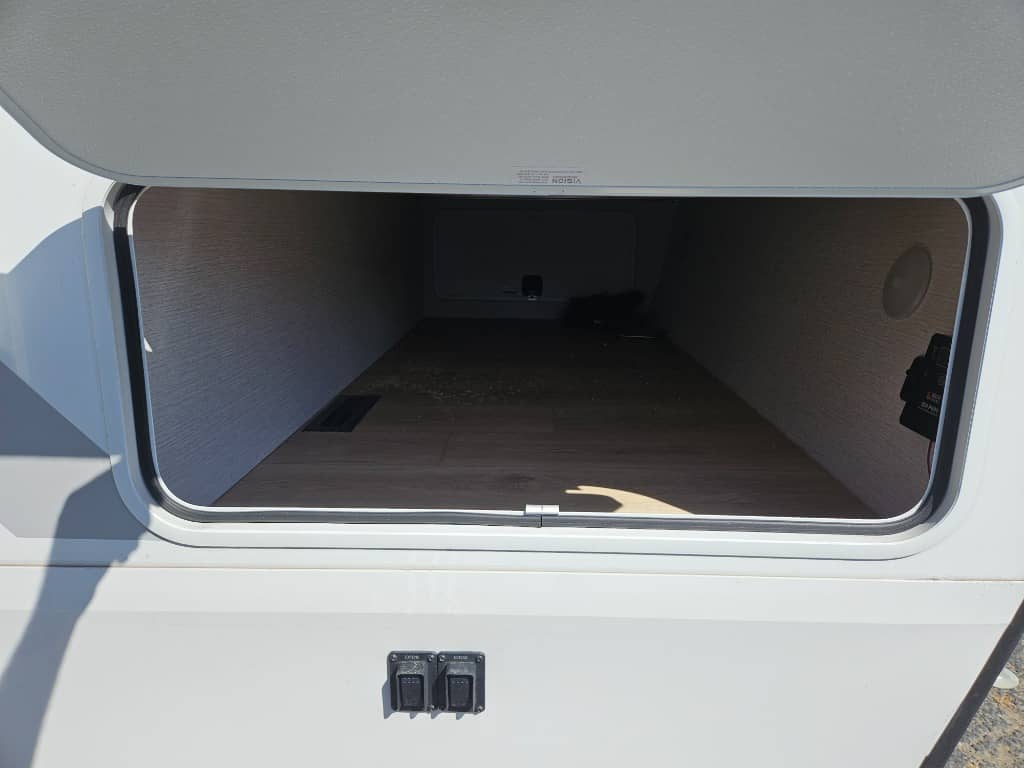 2026 Winnebago 2026 Winnebago Thrive - thumbnail 9