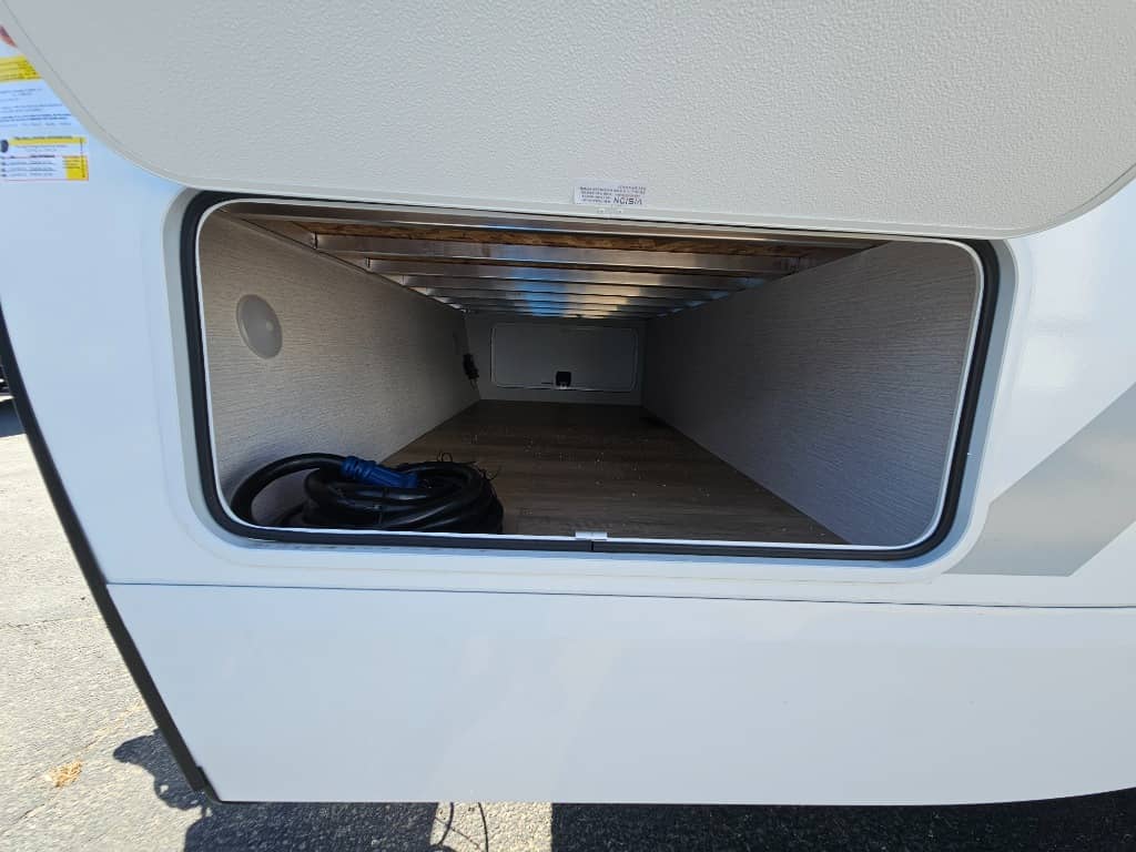 2026 Winnebago 2026 Winnebago Thrive - thumbnail 19