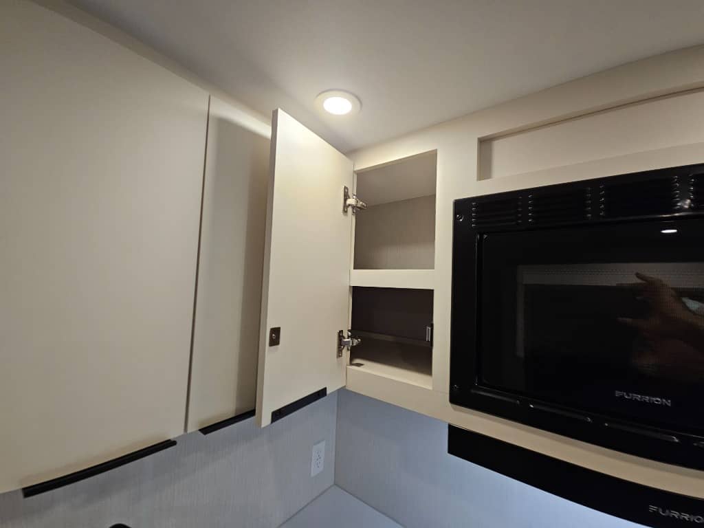 2026 Winnebago 2026 Winnebago Thrive - thumbnail 37