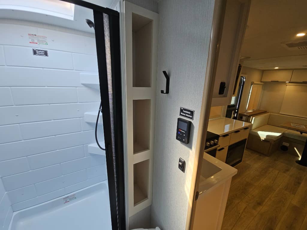 2026 Winnebago 2026 Winnebago Thrive - thumbnail 44