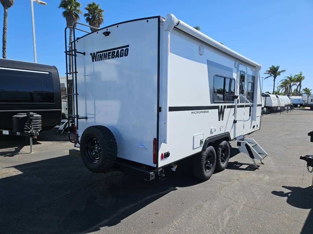 2026 Winnebago 2026 Winnebago Micro Minnie - thumbnail 3