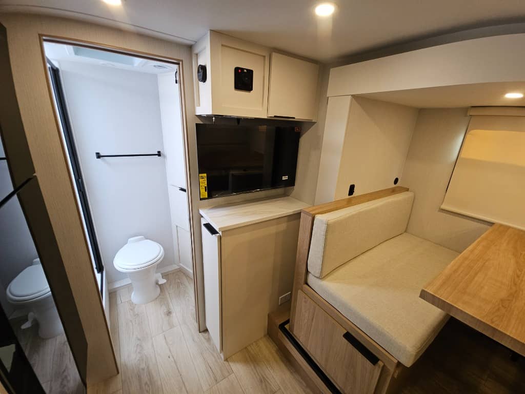 2026 Winnebago 2026 Winnebago Micro Minnie - thumbnail 13