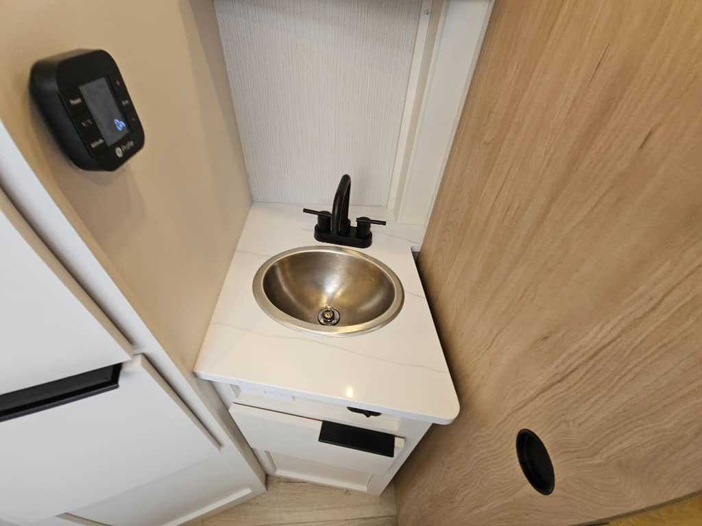 2026 Winnebago 2026 Winnebago Micro Minnie - thumbnail 35