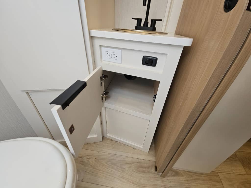 2026 Winnebago 2026 Winnebago Micro Minnie - thumbnail 36