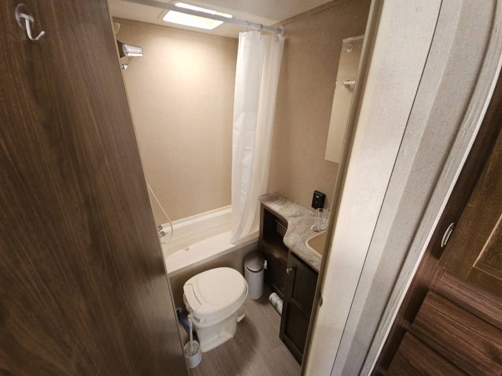 2018 Dutchmen 2018 Dutchmen Coleman Lantern - thumbnail 26