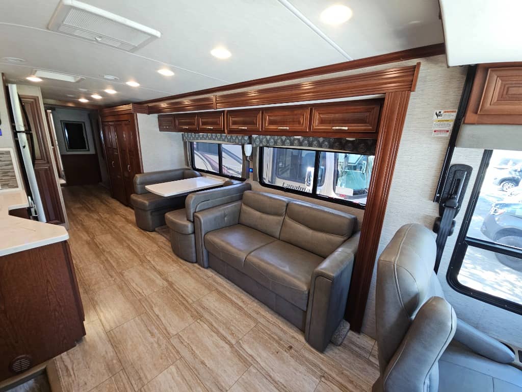 2019 Forest River 2019 Forest River Legacy SR - thumbnail 5