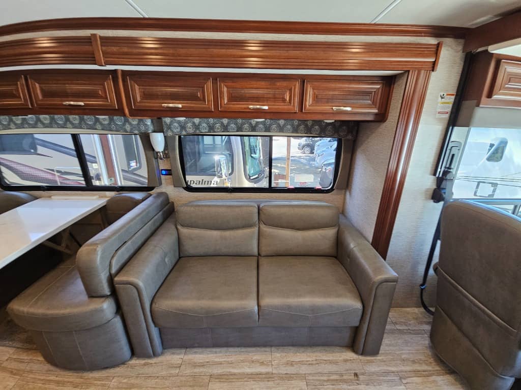 2019 Forest River 2019 Forest River Legacy SR - thumbnail 10