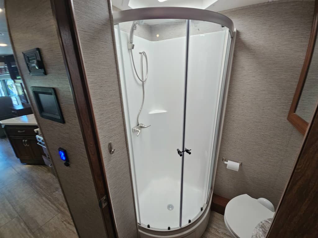 2019 Forest River 2019 Forest River Legacy SR - thumbnail 27