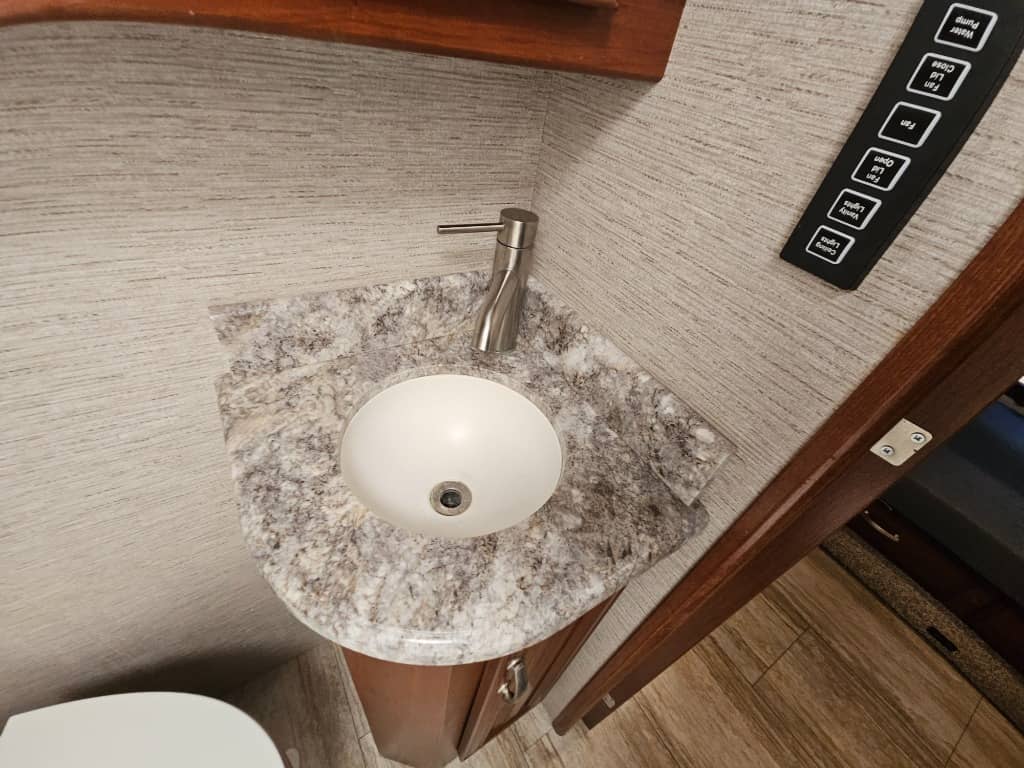 2019 Forest River 2019 Forest River Legacy SR - thumbnail 29