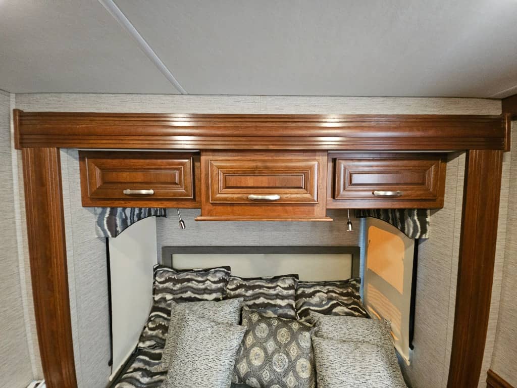 2019 Forest River 2019 Forest River Legacy SR - thumbnail 34