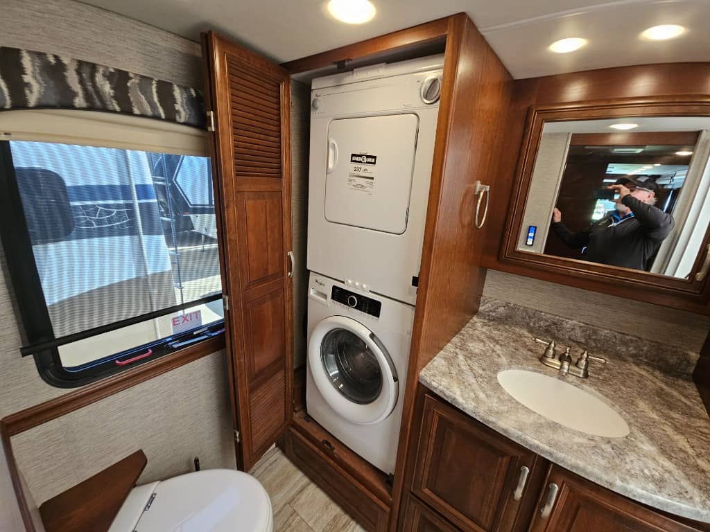 2019 Forest River 2019 Forest River Legacy SR - thumbnail 40