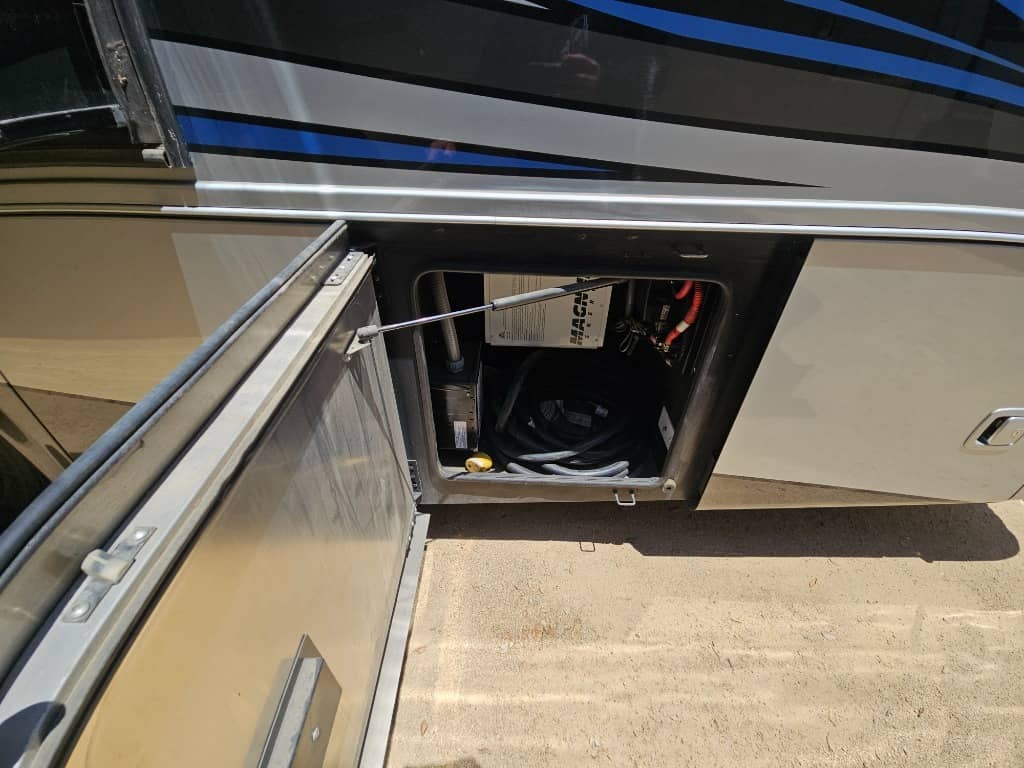 2019 Forest River 2019 Forest River Legacy SR - thumbnail 65