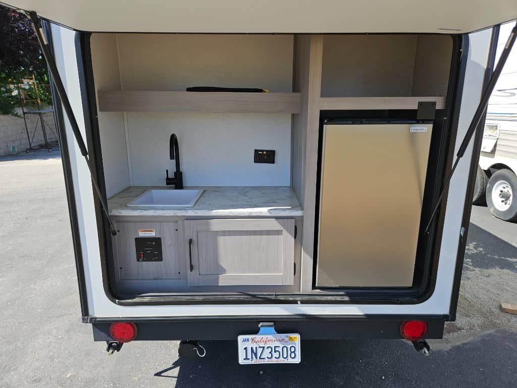 2023 Dutchmen 2023 Dutchmen Coleman Rubicon 1200 Series - thumbnail 7