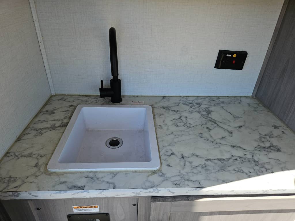 2023 Dutchmen 2023 Dutchmen Coleman Rubicon 1200 Series - thumbnail 9