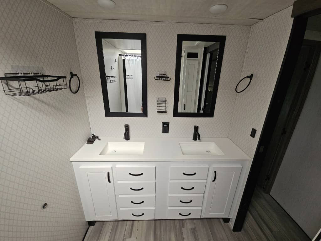 2022 Forest River 2022 Forest River Cedar Creek - thumbnail 37