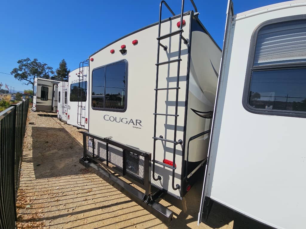2018 Keystone RV 2018 Keystone RV Cougar Half-Ton  - thumbnail 2