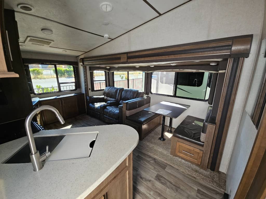 2018 Keystone RV 2018 Keystone RV Cougar Half-Ton  - thumbnail 6