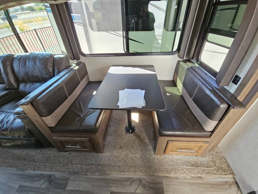 2018 Keystone RV 2018 Keystone RV Cougar Half-Ton  - thumbnail 10