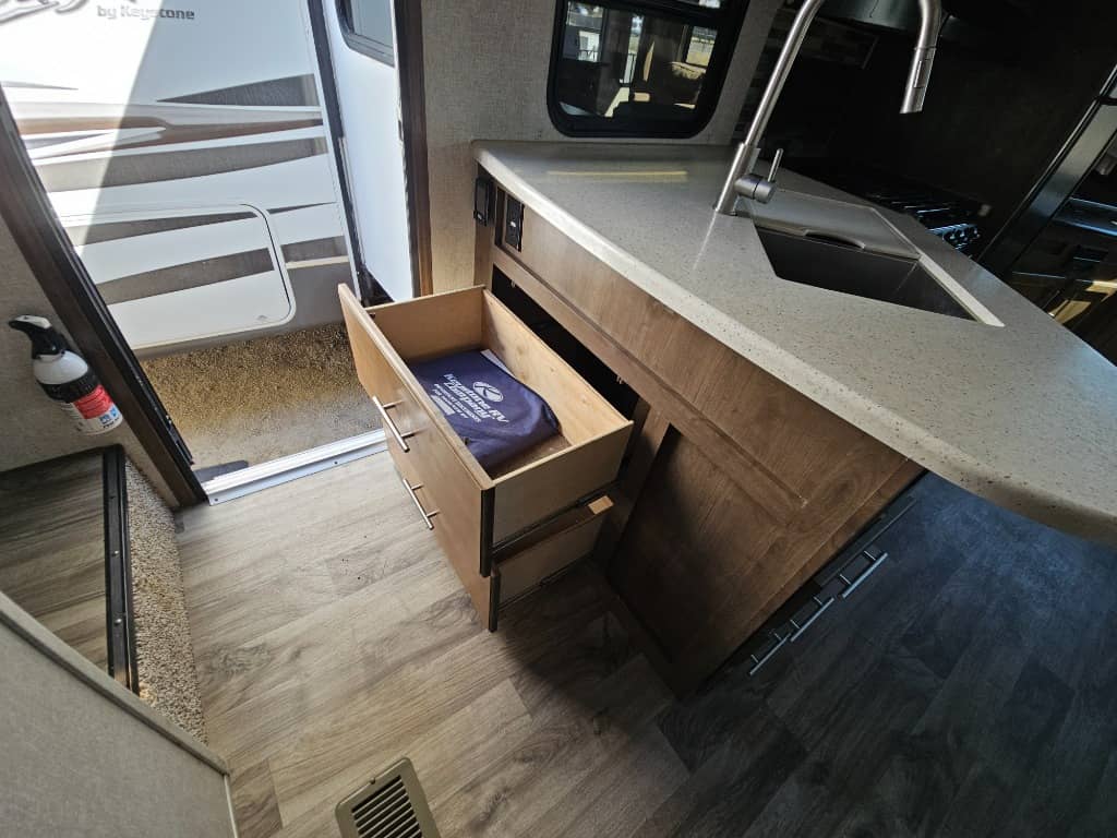 2018 Keystone RV 2018 Keystone RV Cougar Half-Ton  - thumbnail 25