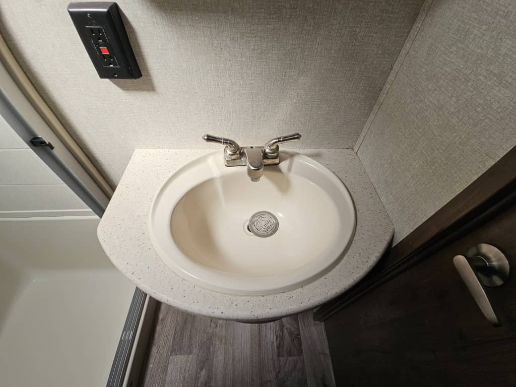 2018 Keystone RV 2018 Keystone RV Cougar Half-Ton  - thumbnail 35