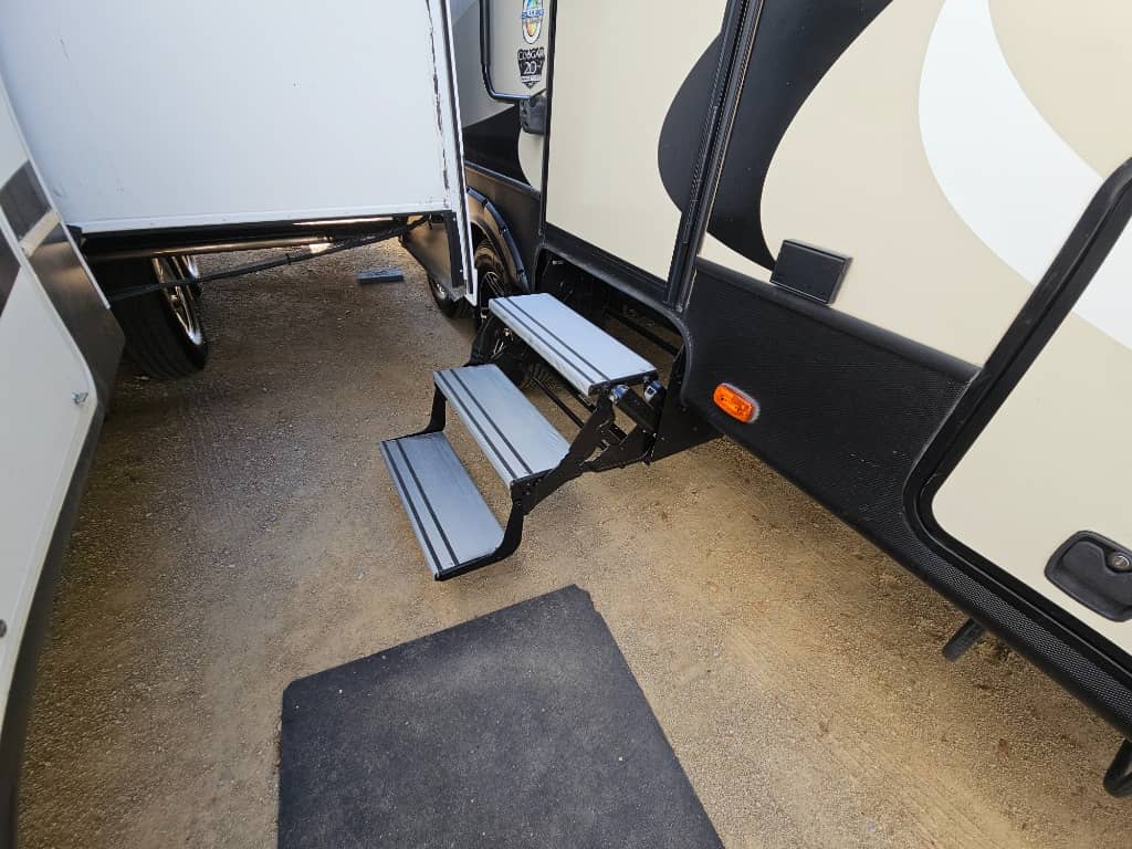 2018 Keystone RV 2018 Keystone RV Cougar Half-Ton  - thumbnail 44