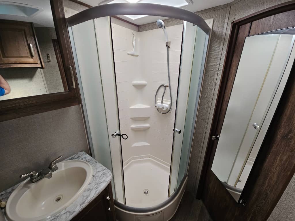 2018 Keystone RV 2018 Keystone RV Cougar Half-Ton - thumbnail 35