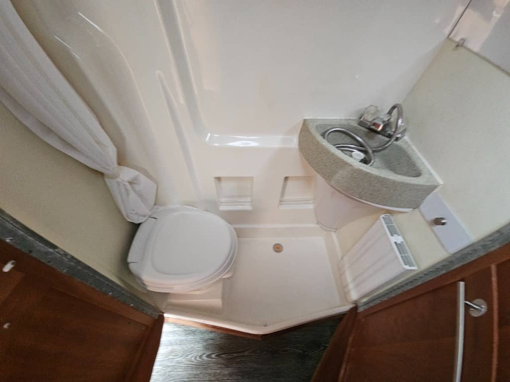 2015 Roadtrek 2015 Roadtrek Adventurous - thumbnail 13