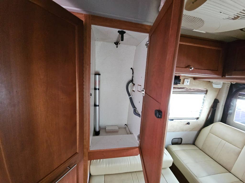 2015 Roadtrek 2015 Roadtrek Adventurous - thumbnail 17