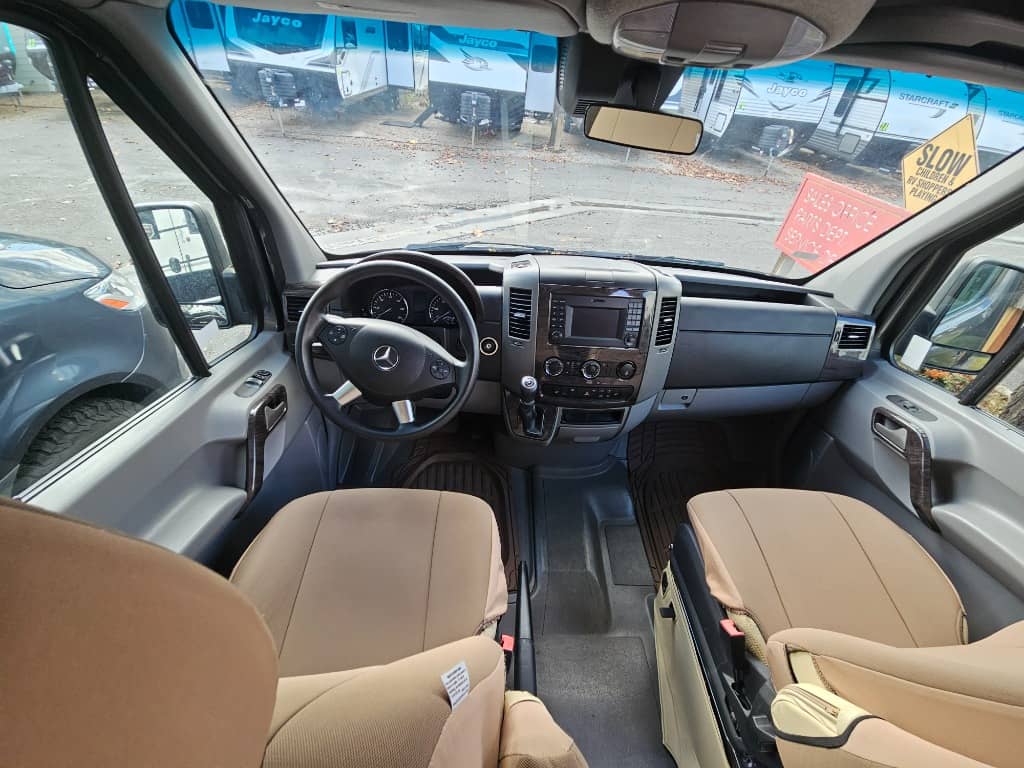 2015 Roadtrek 2015 Roadtrek Adventurous - thumbnail 30