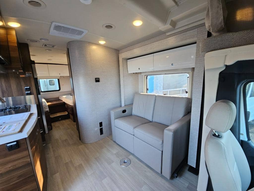 2022 Winnebago 2022 Winnebago View - thumbnail 8