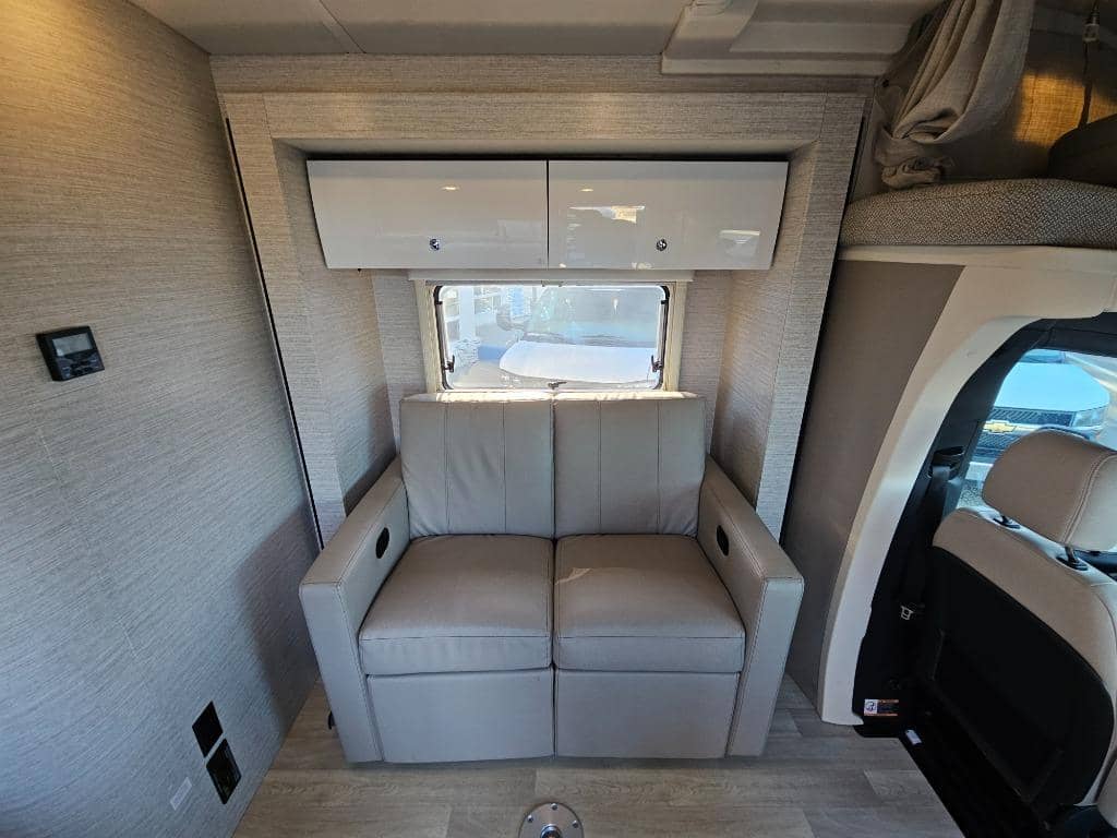 2022 Winnebago 2022 Winnebago View - thumbnail 9