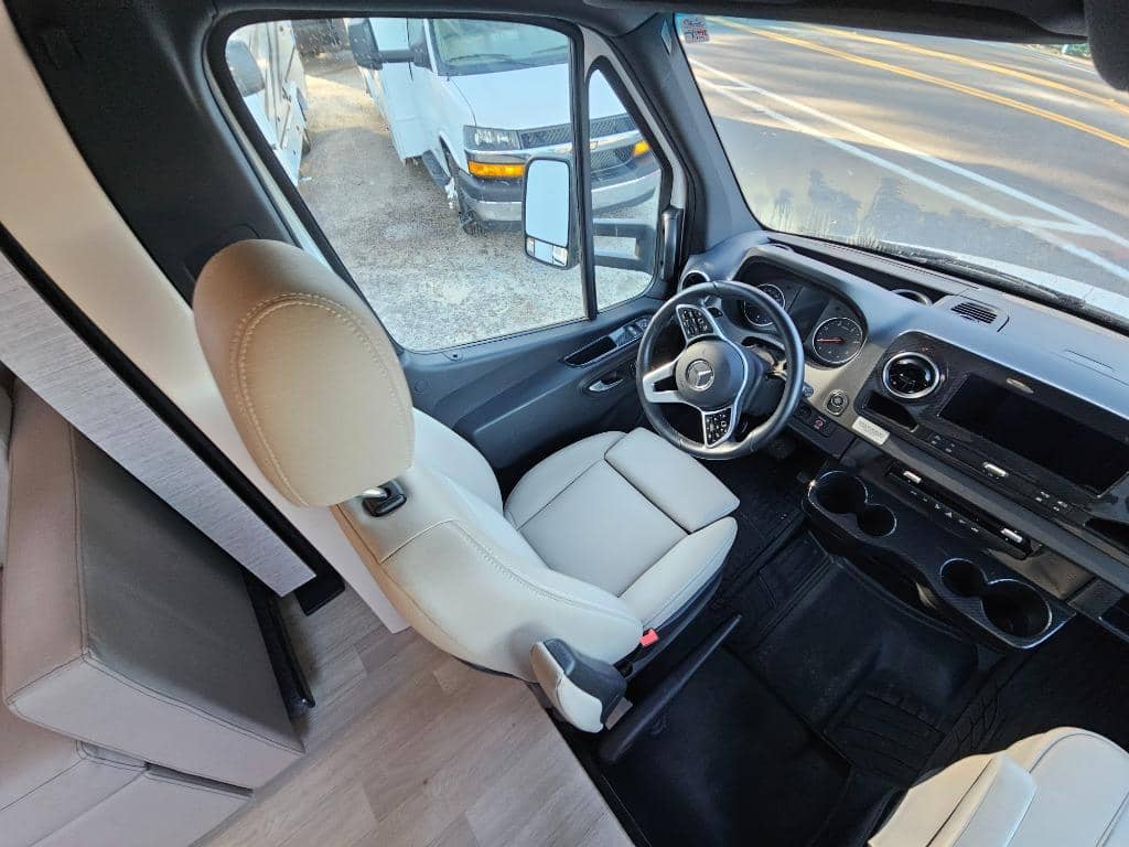 2022 Winnebago 2022 Winnebago View - thumbnail 44