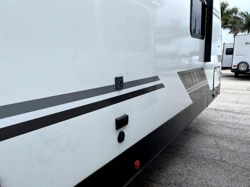 2023 Dutchmen 2023 Dutchmen Kodiak Ultimate - thumbnail 12