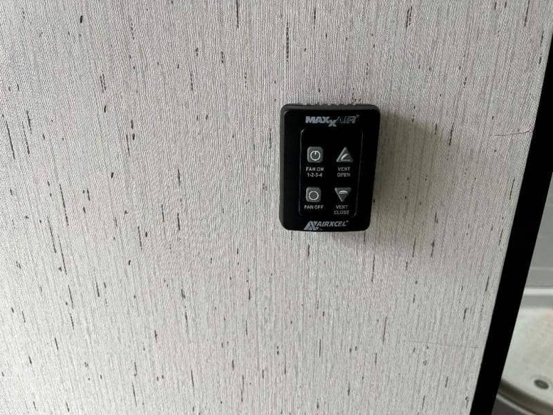 2023 Dutchmen 2023 Dutchmen Kodiak Ultimate - thumbnail 19