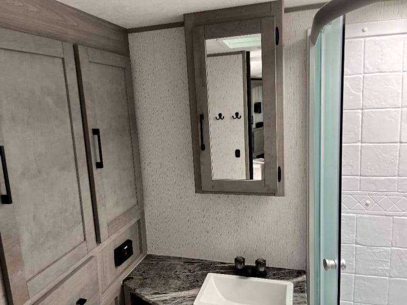 2023 Dutchmen 2023 Dutchmen Kodiak Ultimate - thumbnail 35