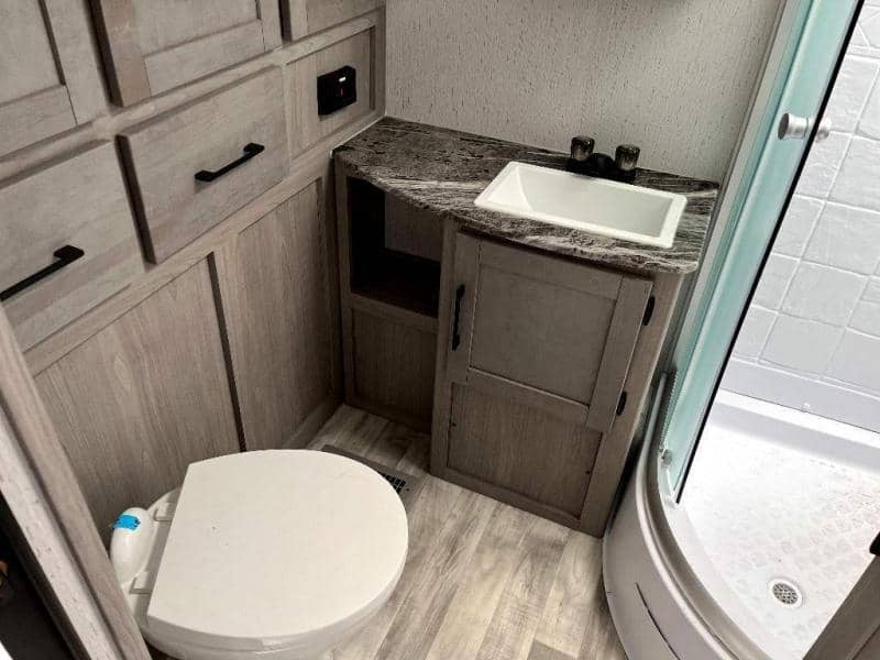 2023 Dutchmen 2023 Dutchmen Kodiak Ultimate - thumbnail 36