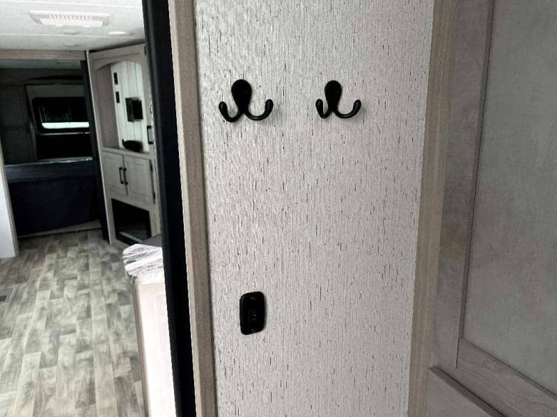 2023 Dutchmen 2023 Dutchmen Kodiak Ultimate - thumbnail 38