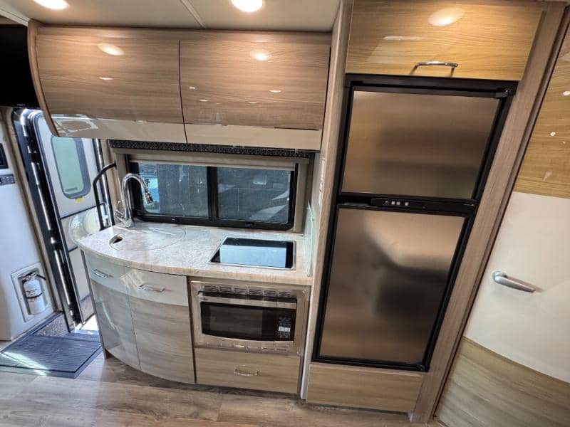 2020 Thor Motor Coach 2020 Thor Motor Coach Tiburon - thumbnail 11