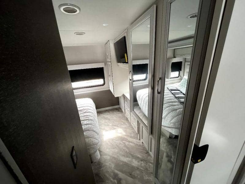 2023 Fleetwood RV 2023 Fleetwood RV Bounder - thumbnail 35