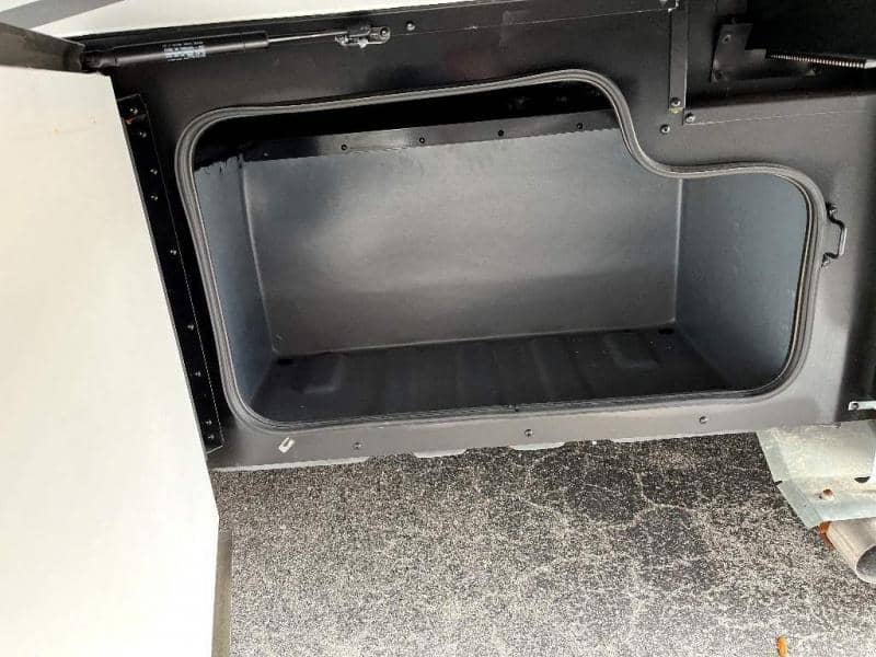 2023 Fleetwood RV 2023 Fleetwood RV Bounder - thumbnail 9