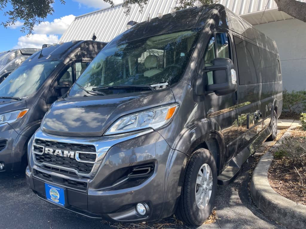 2025 Midwest Automotive Designs 2025 Midwest Automotive Designs Legend - thumbnail 3