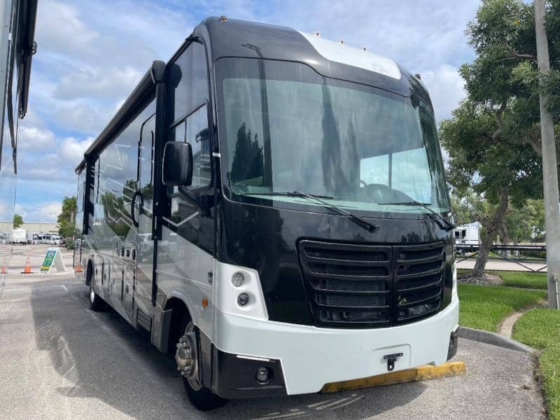 2024 Forest River 2024 Forest River FR3 - thumbnail 1